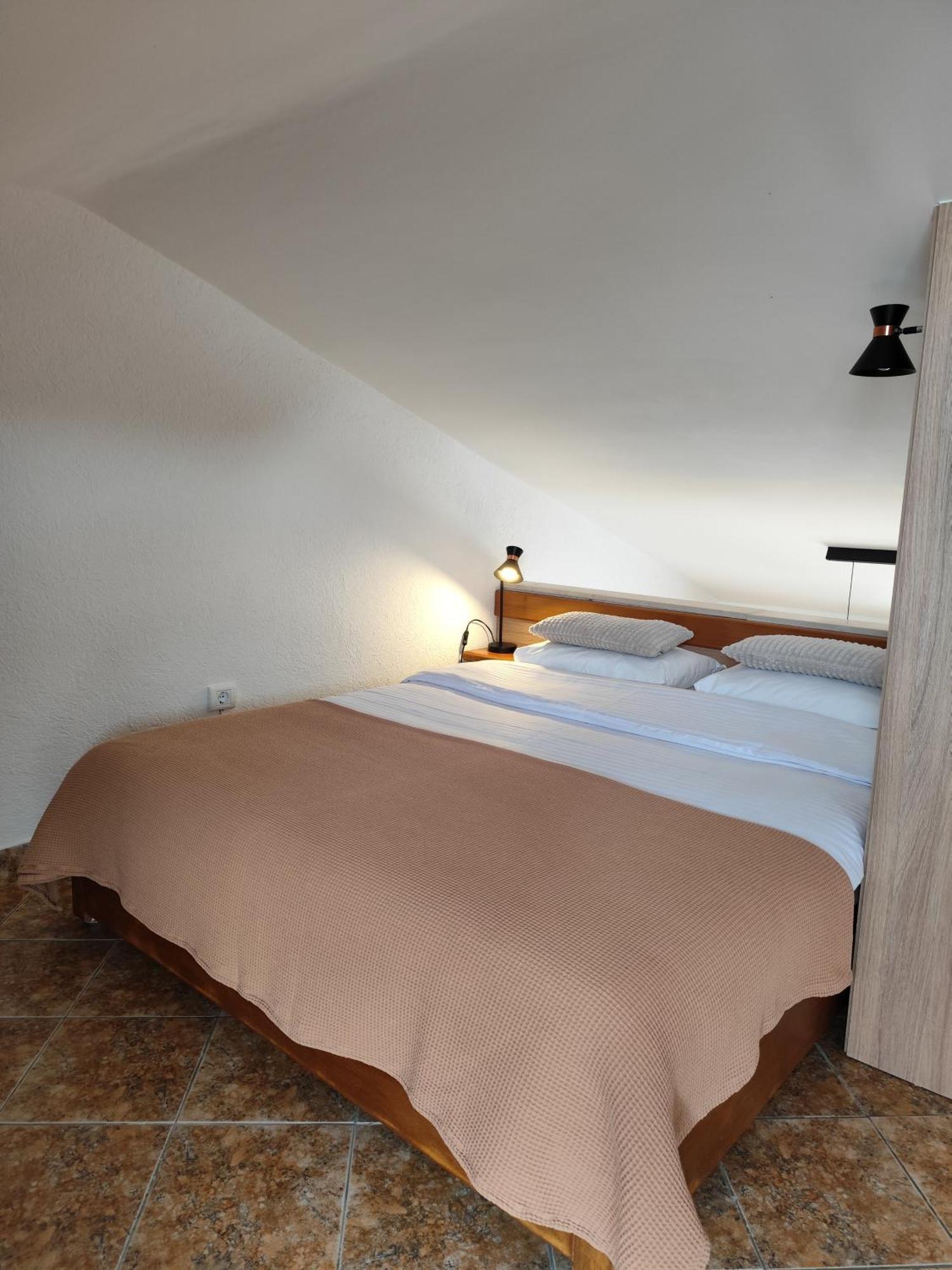 Guest House Jedro Petrovac Exterior photo