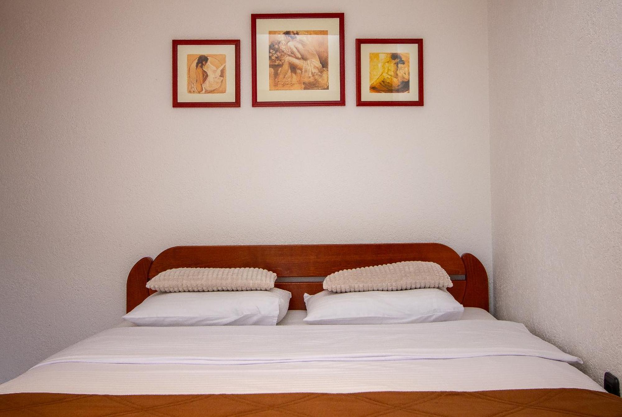 Guest House Jedro Petrovac Exterior photo
