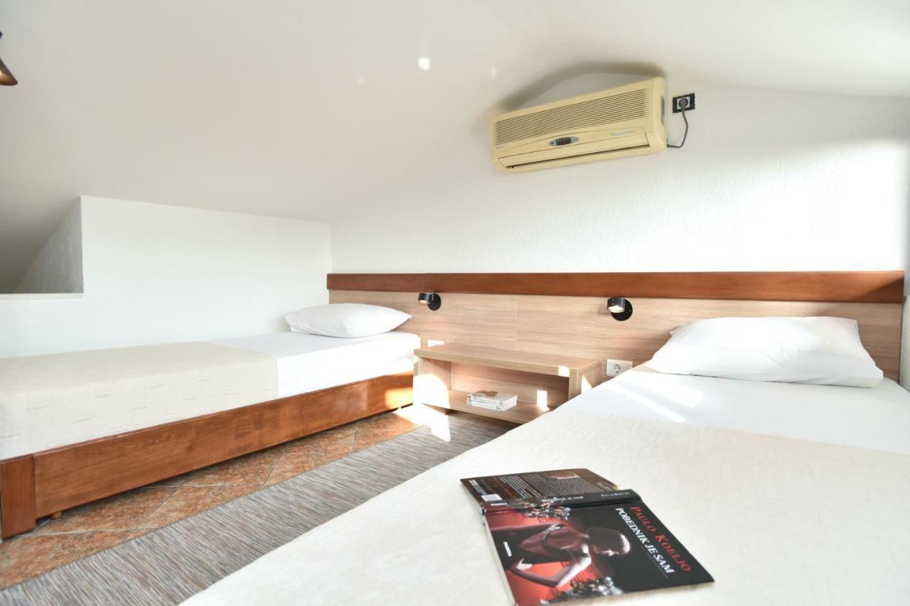 Guest House Jedro Petrovac Exterior photo