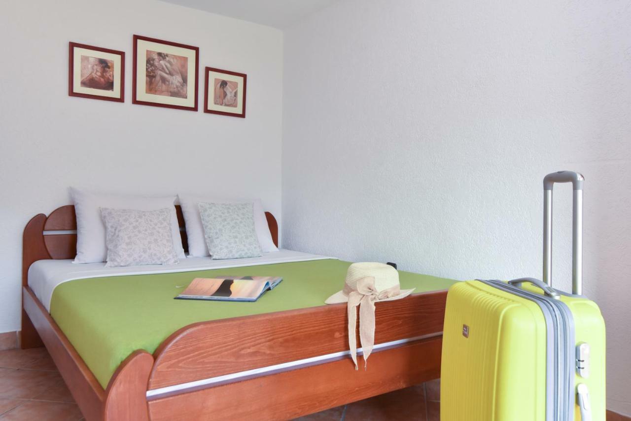 Guest House Jedro Petrovac Exterior photo