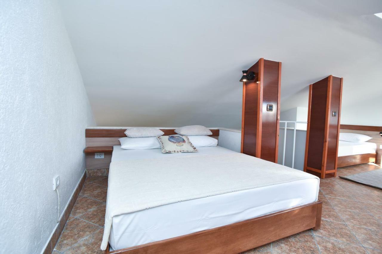 Guest House Jedro Petrovac Exterior photo